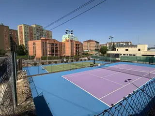 Pistas de tenis del polideportivo Río Tormes | Belén Hurtado
