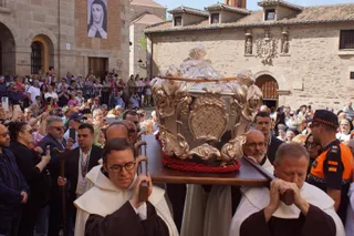 Traslado de Santa Teresa de Jesús al sepulcro en Alba de Tormes (47)
