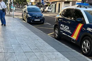 Policía Nacional en la avenida de Villamayor. Foto S24H