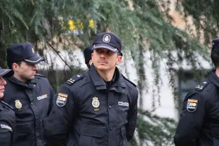 Izado de la bandera de España por el cumplimiento de la Policía Nacional de los 200 años al servicio de España