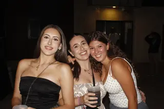 Cientos de jóvenes disfrutan en Gomecello de su noche más especial