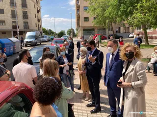 Los nuevos inquilinos de las viviendas de alquiler protegido de El Rollo reciben las llaves de sus nuevas casas