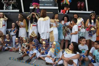 Fiestas en Calvarrasa de Abajo 2016: Desfile de Peñas y carrozas