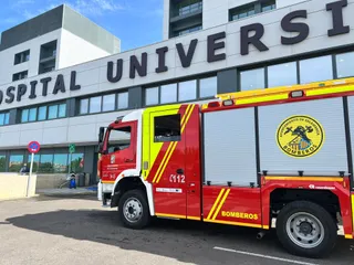 Bomberos de Salamanca actúan en el Hospital (1)