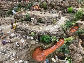 Carbajosa inaugura el gran Belén de la diversidad y el medio ambiente en la exposición 'Verde Navidad'