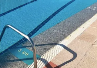 Imagen de archivo de una piscina