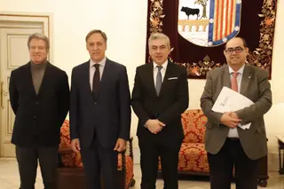 Carlos García Carbayo recibe a los alcaldes portugueses de Gouveia y Guarda