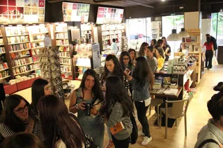 Firma de libros de Blue Jeans en la librería Santos Ochoa