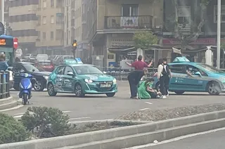 Accidente coche y moto en la glorieta UDS