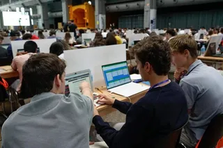 Jóvenes trabajando | Europa Press