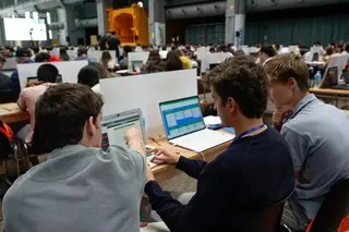 Jóvenes trabajando | Europa Press