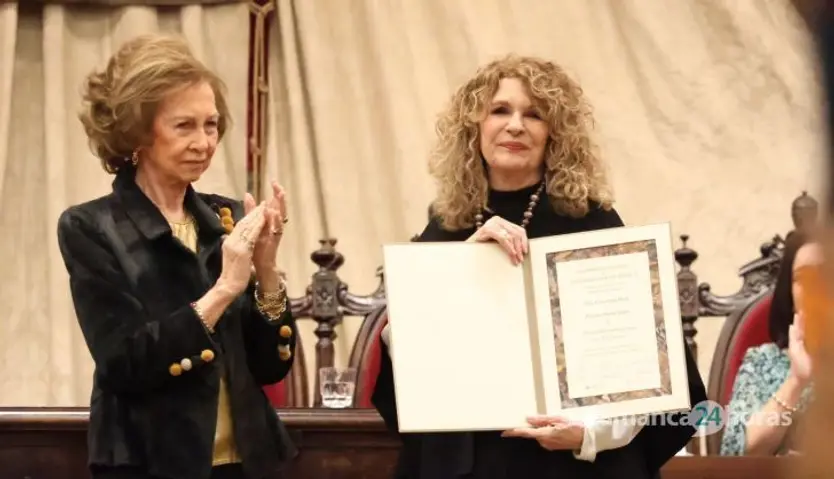 La Reina Doña Sofía, junto a la poeta Gioconda Belli, en la XXXII edición del Premio Reina Sofía de Poesía Iberoamericana. Fotos Andrea M.