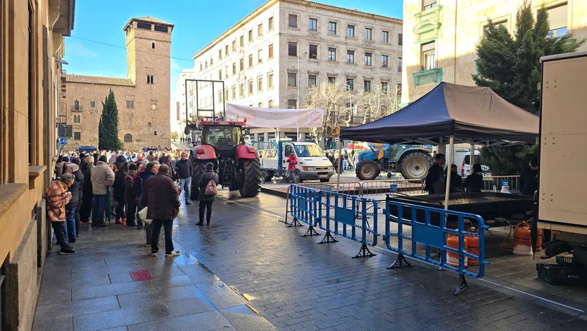 Caldereta con carne y patatas tras la tractorada en Salamanca