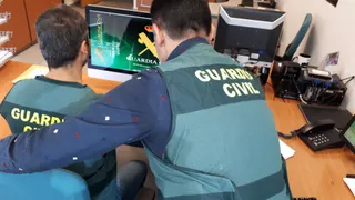 Investigada la madre pontevedresa de un menor por exigirle a una niña que le enviase fotografías íntimas