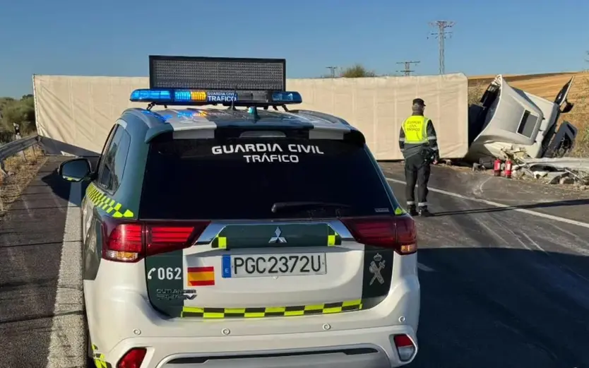 Guardia Civil de Tráfico de Salamanca regulando el tráfico con motivo del corte