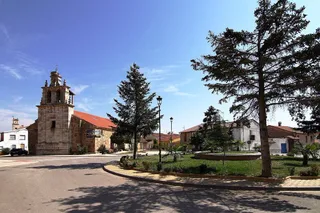 Calvarrasa de Arriba, Plaza Mayor, 2