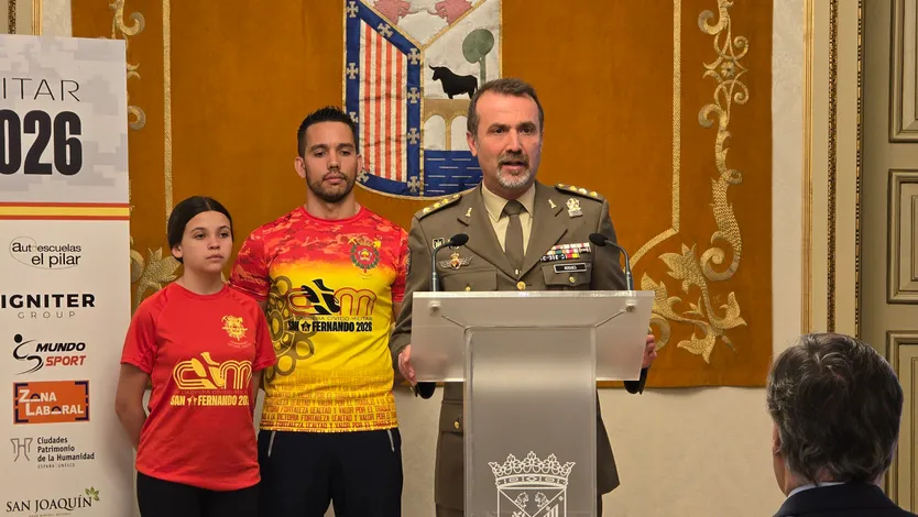 Oscar Javier Nocgués Santaló, coronel jefe del Regimiento de Especialidades de Ingenieros REI 11 en la presentación de la XIV Carrera Cívico-Militar San Fernando 2026