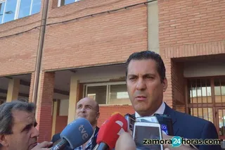 Castro apoya a Valdeón y censura las palabras de Martín Pozo