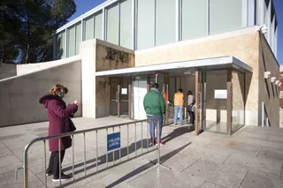 Cribado masivo realizado en el palacio de Congresos este lunes y martes para empresas del centro de Salamanca. | FOTO: ICAL