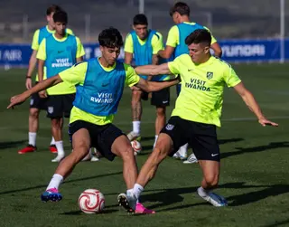 Óscar Lorenzo, en un entrenamiento con el Atlético Madrileño | FOTO JORGE SAN CRISTÓBAL