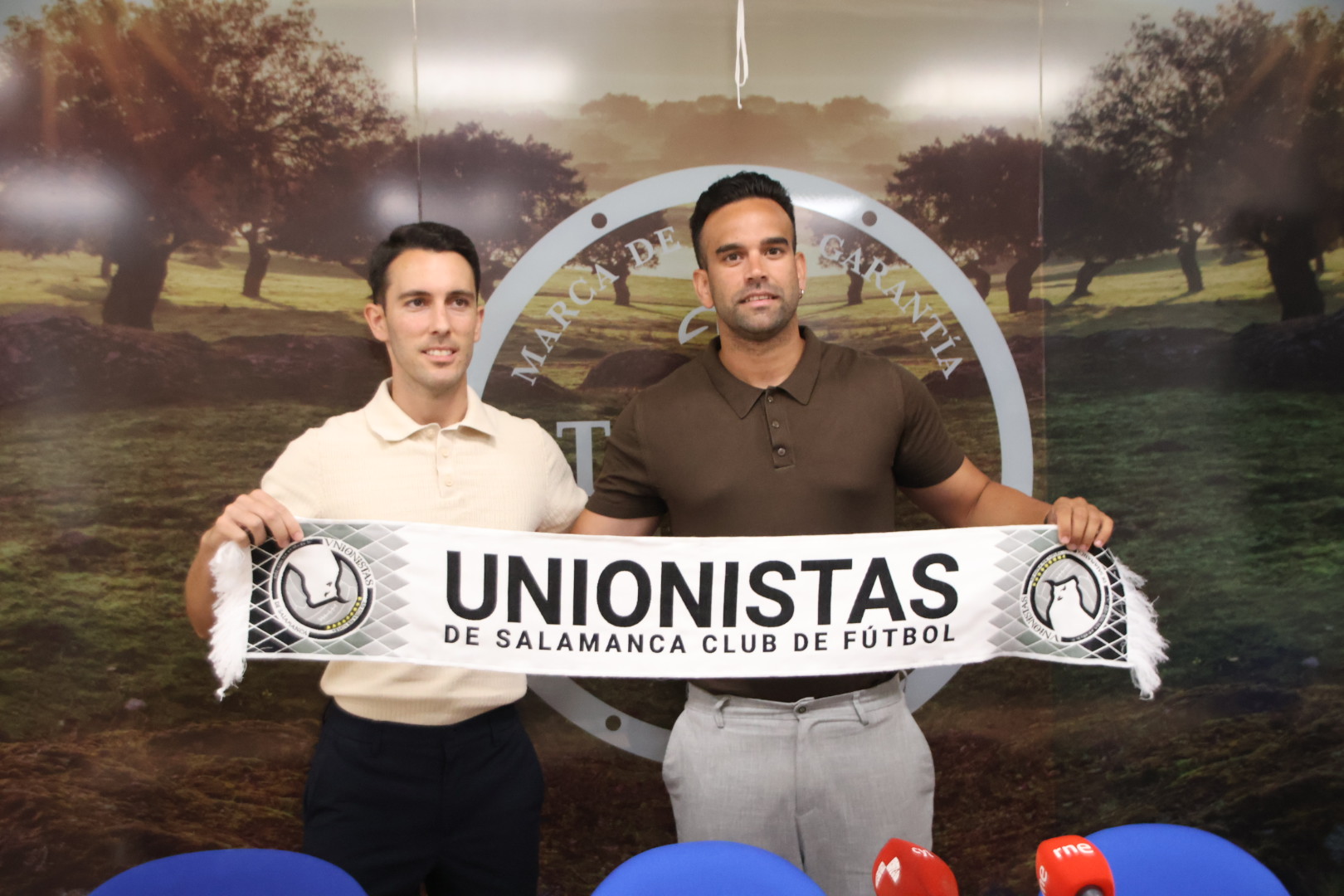 Presentaci&oacute;n De Javi Medina Como Entrenador De Unionista (2)