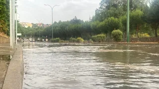 Inundación en la carretera del campo de golf de Villamayor