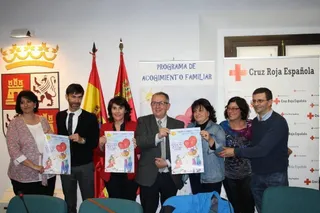 Junta y Cruz Roja relanzan la campaña para sensibilizar a la sociedad sobre el acogimiento familiar
