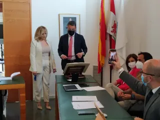 Pleno villamayor. Toma posesión concejal Beatriz Martín
