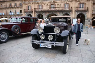 Carlos García Carbayo, recibe a los participantes en el Rally Protagonistas con motivo de su trigésimo aniversario