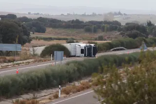 Vuelco camión A66 altura Buenavista (3)