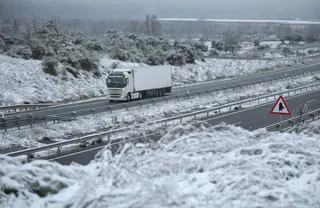 Nieve entre Guijuelo y Béjar. FOTOS: iCal / José Vicente