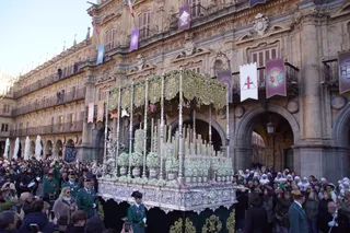 Las imágenes de la emotiva procesión de la Dominicana sin el Cristo de la Buena Muerte (1).jpeg