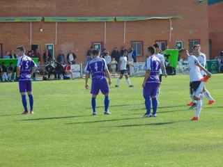 El Becerril frena al Salmantino y corta su racha de imbatibilidad (1-1)