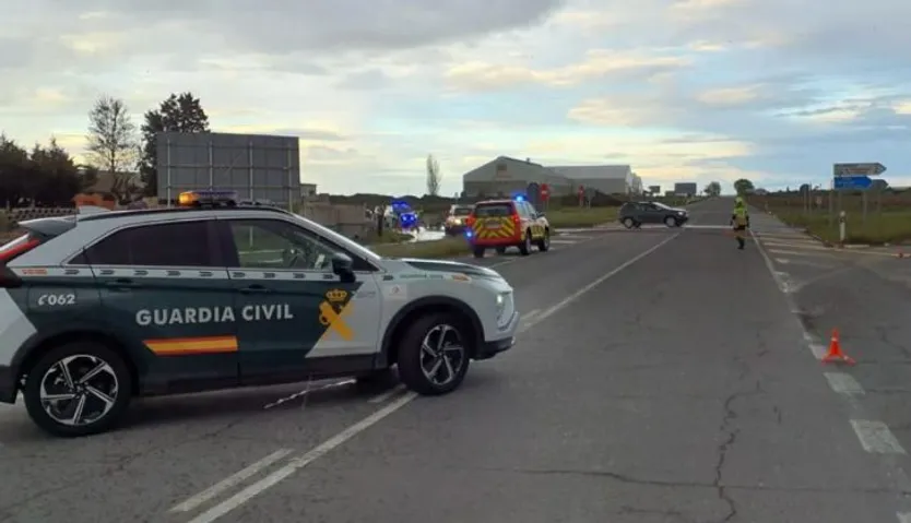 Guardia Civil y bomberos en Encinas de Abajo. Foto G.C Salamanca