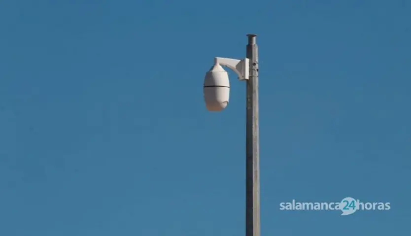 Cámaras de vigilancia por presencia de carreras ilegales en el polígono de Peña Alta. Fotos S24H (1)