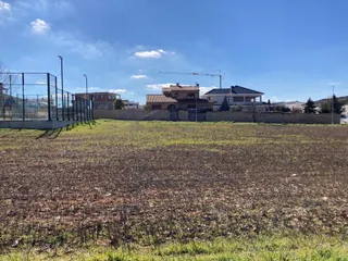 Terreno donde se construirá el nuevo parque infantil en Albahonda IV