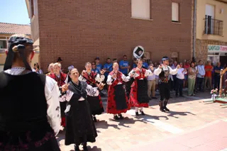 Castellanos de Villiquera Misa y procesión