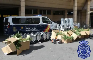 Material inacutado en la operación policíal en el polígono Los Villares