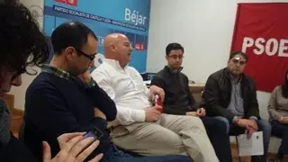 El PSOE mantiene que desde 2011 ha subido el paro, se han perdido habitantes y la población es de las más envejecidas