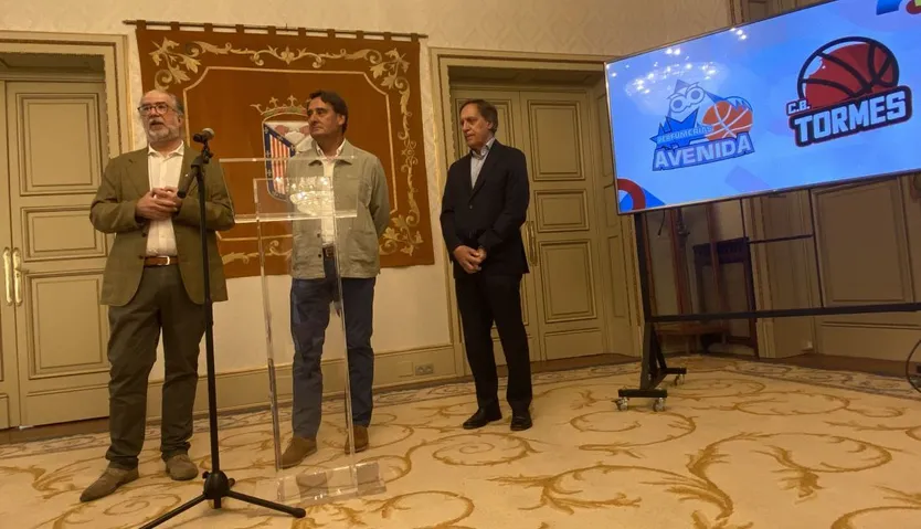 Jorge Recio, Darío Lavado y Carlos García Carbayo, en la fusión entre el CB Tormes y el Perfumerías Avenida
