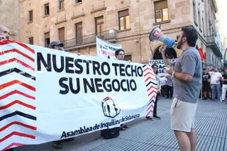Concentración convocada por la Asamblea de Inquilinas en solidaridad con Maricarmen