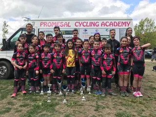 Grupo con trofeos 2