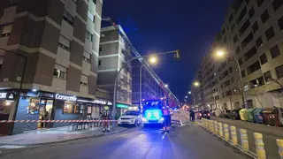 Intervención de bomberos del Ayuntamiento de Salamanca en el paseo de la Estación. Foto Andrea M.