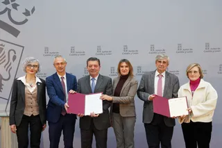 Luis Miguel González Gago firma los convenios con las universidades públicas - Miriam Chacón (ICAL)