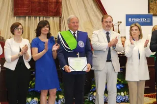 Entrega de becas a los graduados en el Máster Europeo Conjunto en Gestión Estratégica de Fronteras
