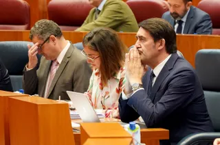 El consejero de Fomento y Medio Ambiente, Juan Carlos Suárez-Quiñones, durante el Pleno de las Cortes de Castilla y León. ICAL