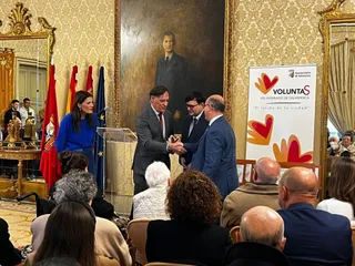 Entrega los reconocimientos anuales con motivo del Día Internacional del Voluntariado