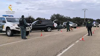 La Guardia Civil detiene a dos requisitoriados judicialmente en Alba de Tormes