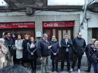 Concentración silenciosa ante la sede del PSOE de Béjar