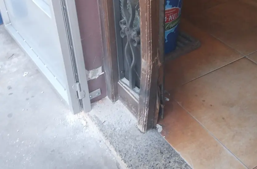 Golpe En La Puerta Tras Entrar a Robar En Restaurante De Fresno Alhándiga